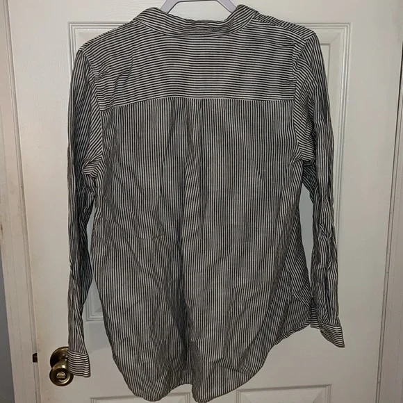 J-Crew Women’s Tunic Top. - Picture 2 of 5